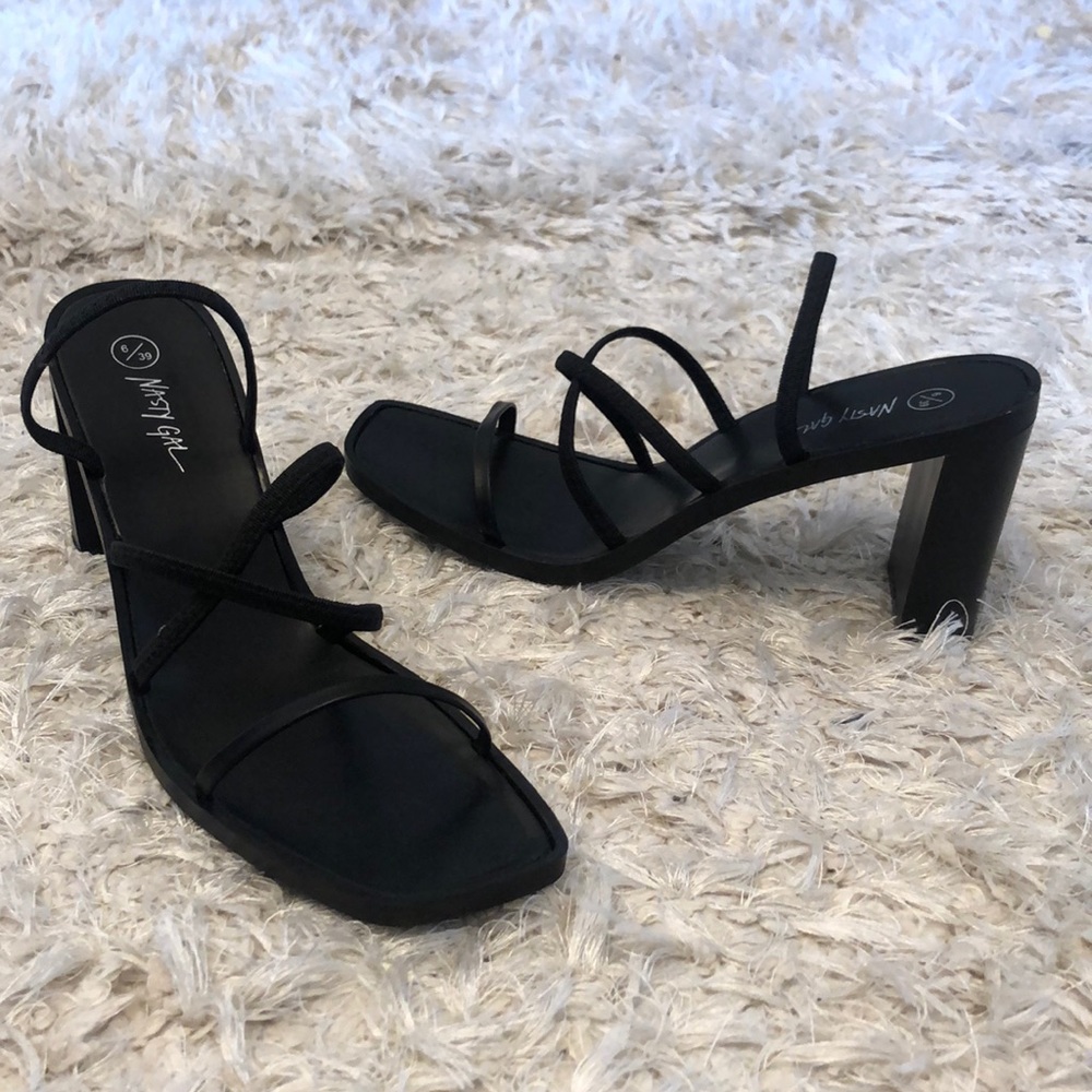 black strappy block heels